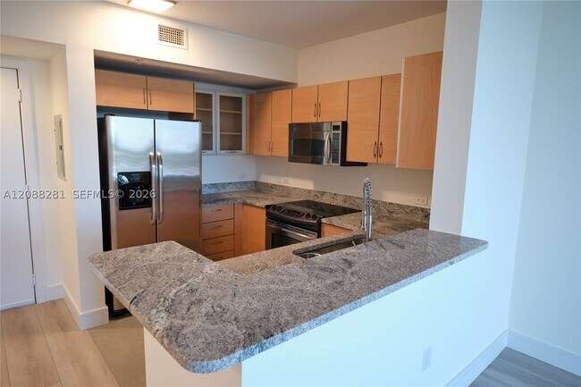 Building Photo - 2775 NE 187th St