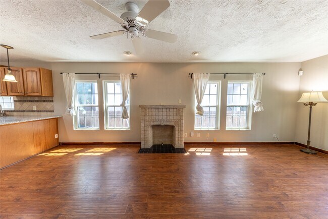 Foto del edificio - 1229 W 21st St