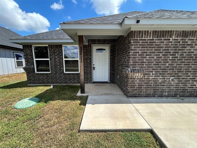 Building Photo - 2211 Hercules Dr