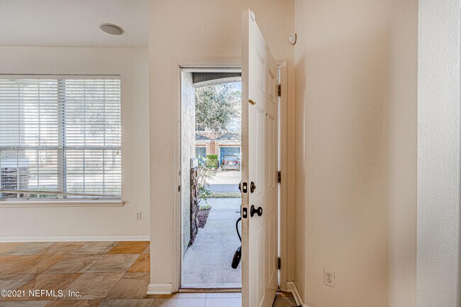 Foto del edificio - 5774 Parkstone Crossing Dr