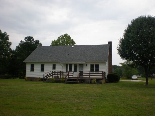 Building Photo - 225 Buckingham Dr