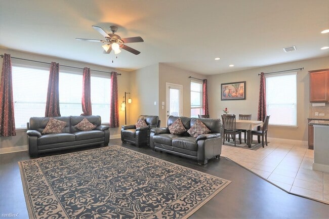 Building Photo - 4 br, 2 bath House - 3733 Penelope Way