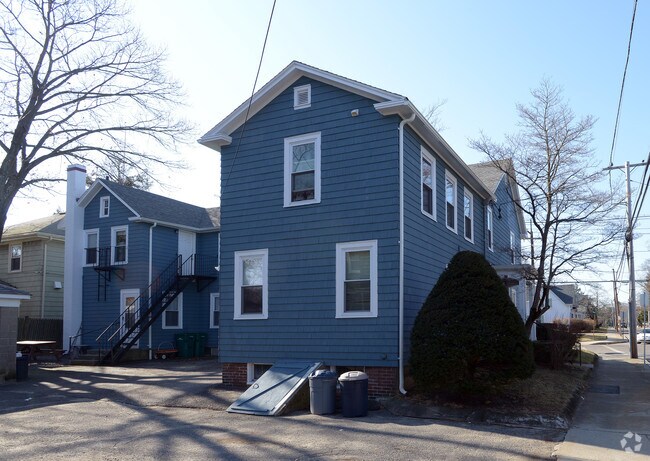 43 Peck St, Attleboro, MA 02703 Apartments - Attleboro, MA ...