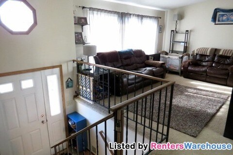 Foto del edificio - 4443 Clover Ln