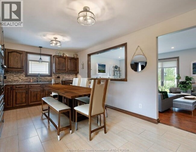 Photo du bâtiment - 1115 Morton Dr