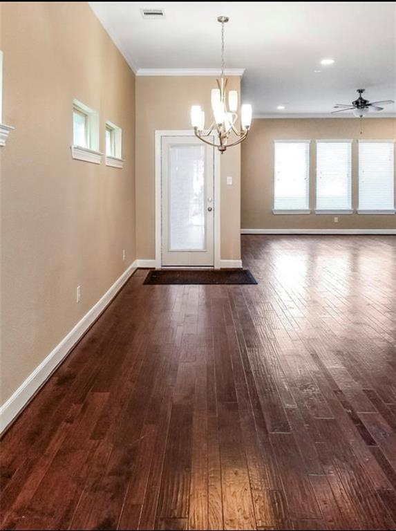 Foto del edificio - 5147 Oasis Park Ln