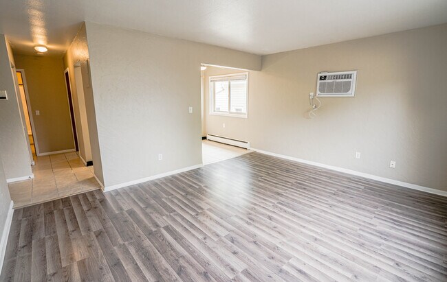 Building Photo - 869 Sherburne Ave
