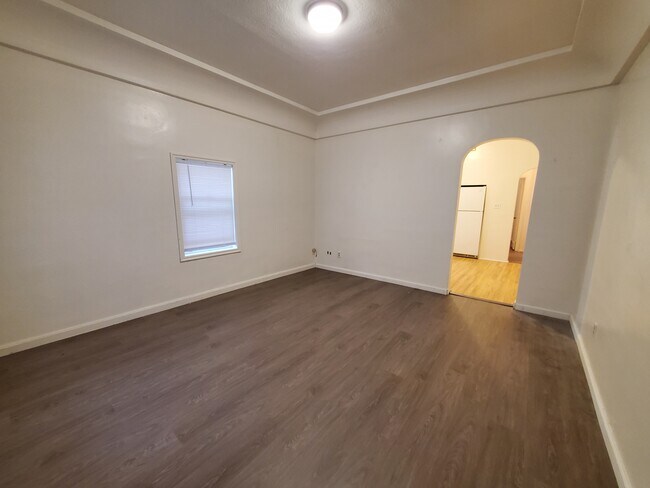 Building Photo - 642 H St