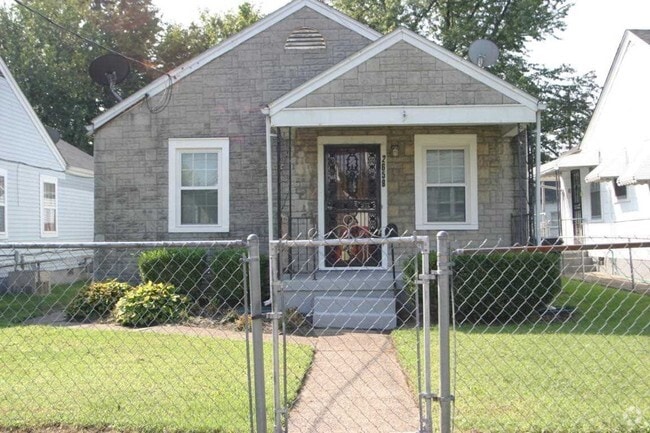 Building Photo - 2658 Rowan St