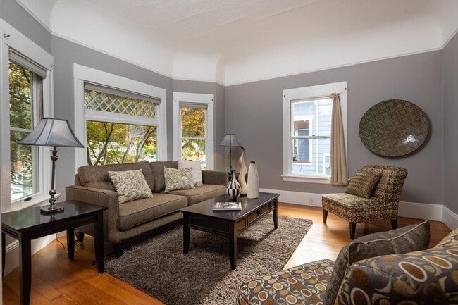 Building Photo - 391 N 12th St