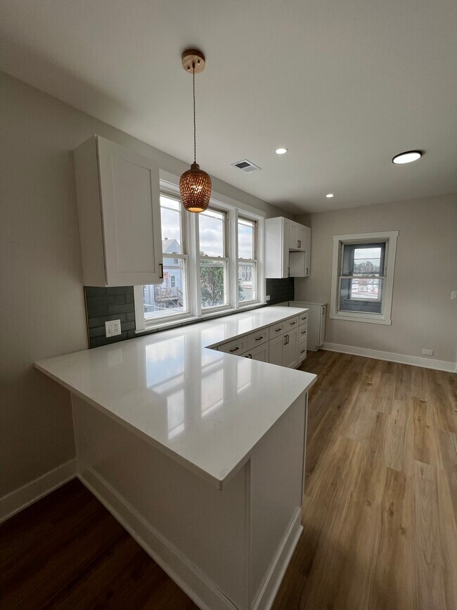 Foto del edificio - 646 W 47th Pl