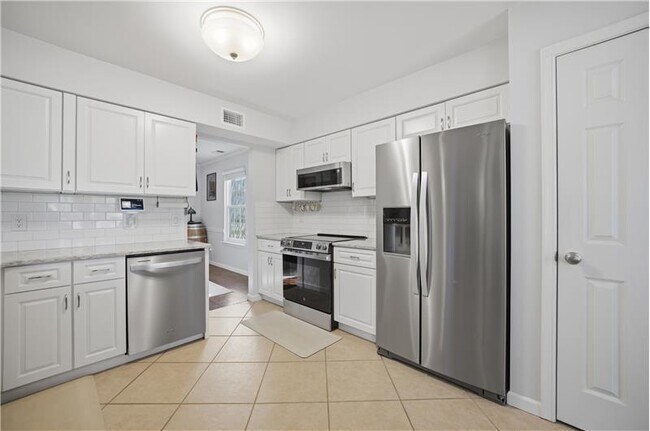 Foto del edificio - 2536 Farmworth Trail