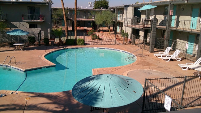 Foto del edificio - 1940 W University Dr