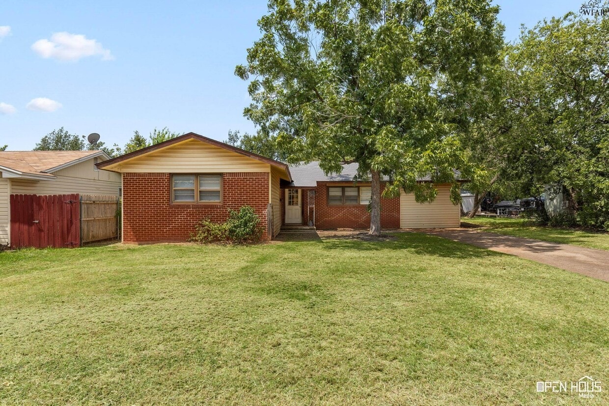 Primary Photo - 4208 Idlewood Dr