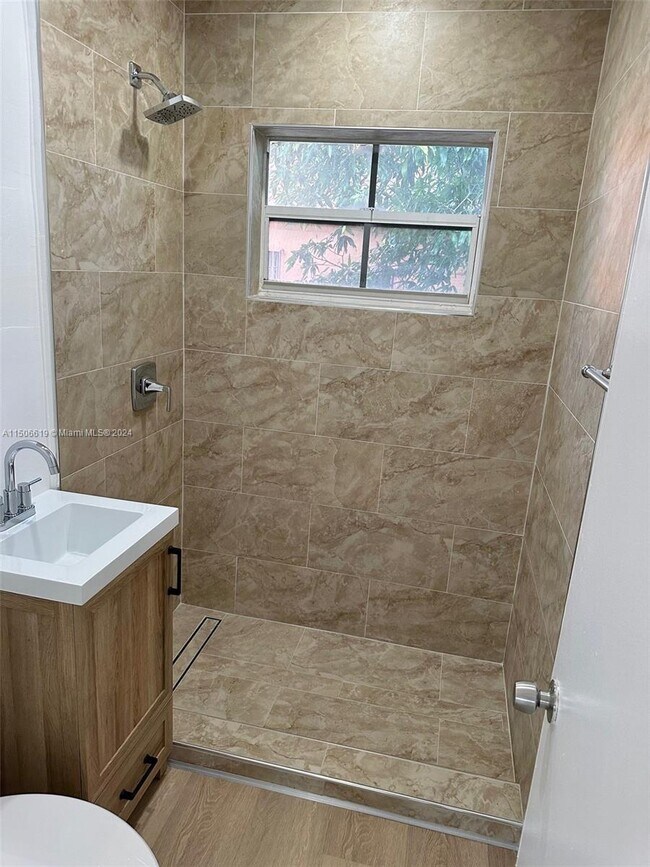 Foto del edificio - 4851 NW 15th Ave