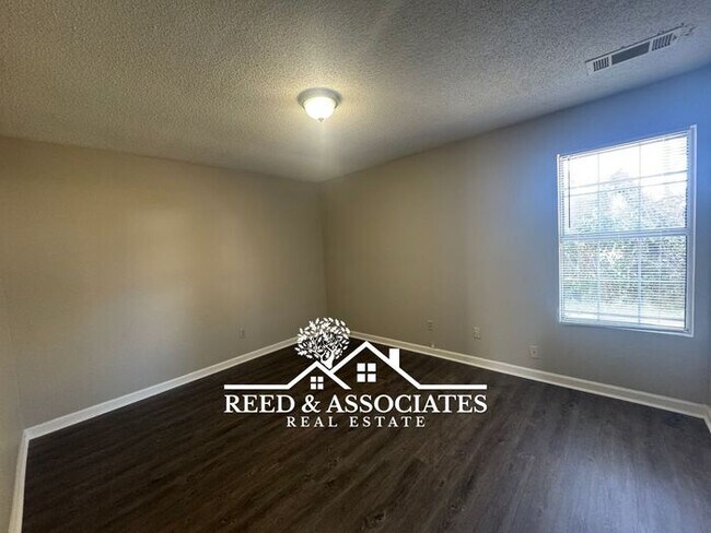 Foto del edificio - Updated 3-Bedroom Memphis Home with Spacious Yard