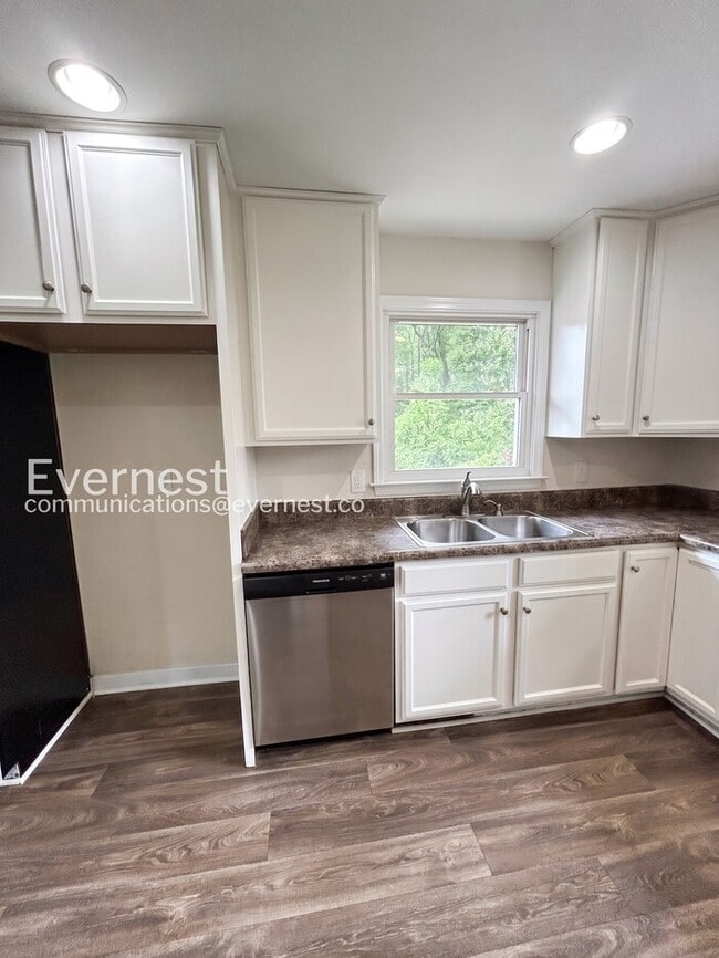 Building Photo - 4303 Whippoorwill Dr