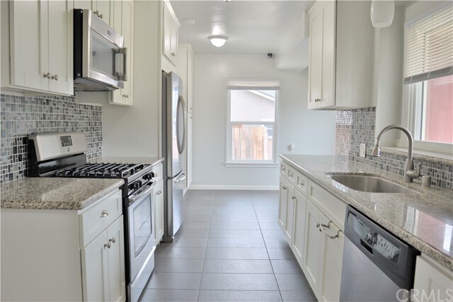 Foto del edificio - 836 E Whitcomb Ave