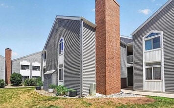 Building Photo - 3307 S Monaco St Pkwy