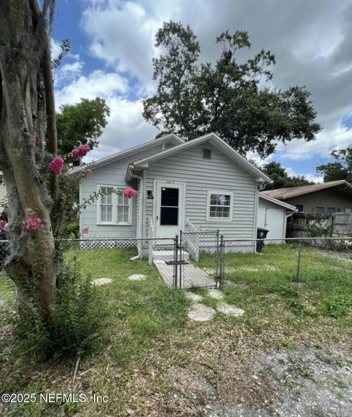 Foto principal - 3617 Smithfield St