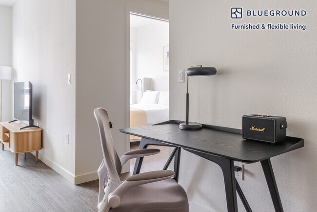 Foto del edificio - 100 Callan Ave