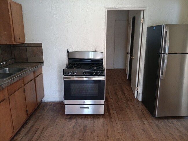 Foto del edificio - 2 bedroom, 1 bath Close to University!