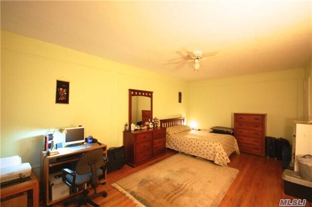 Building Photo - 10 Nosband Ave