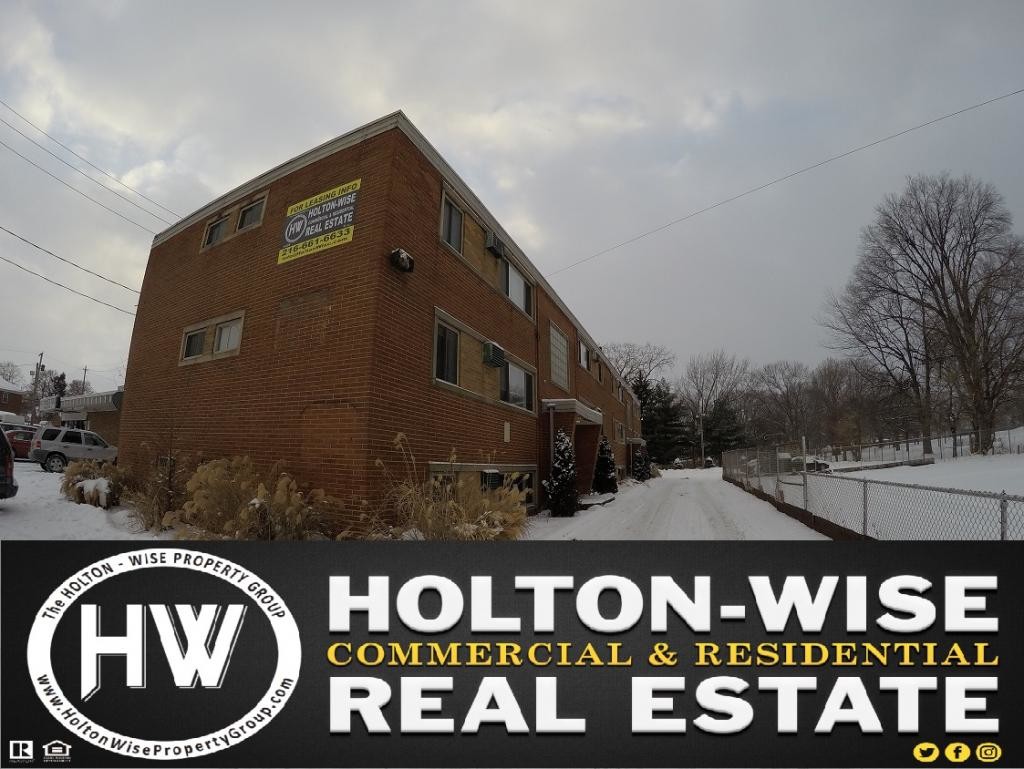 Foto principal - 3638 W 117th St