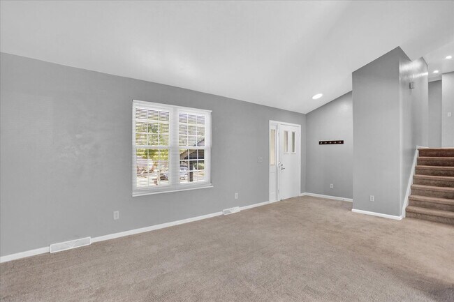 Building Photo - "Spacious 4-Bedroom Haven with 3 Full Baths in Aurora's Heart – 2068 Sq Ft of Comfort!"