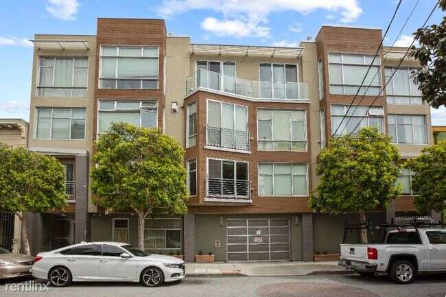 Building Photo - 75 Moss St