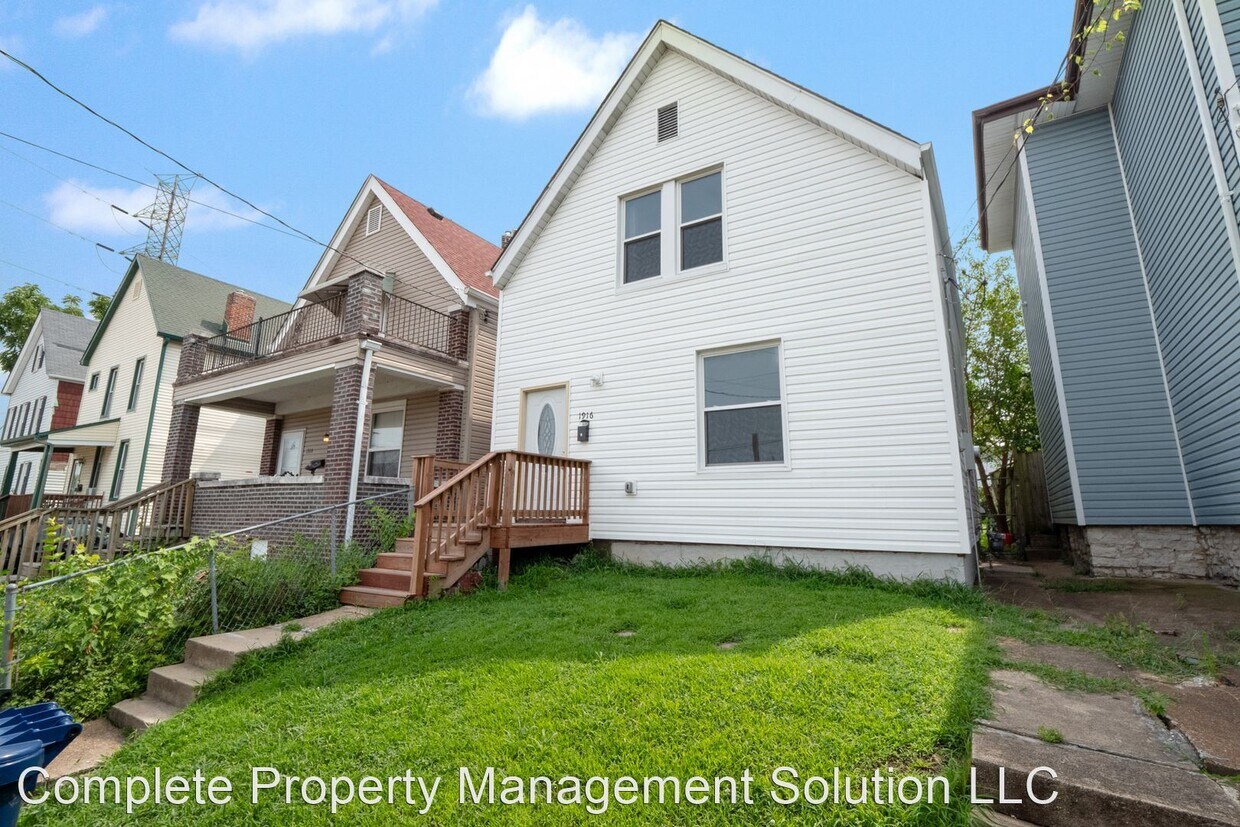 2 br, 1.5 bath House 1916 Knox Avenue House Rental in St. Louis, MO