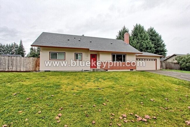 5 Bed, 3 Bath Home in Orchards with Primary Bedroom on Main - 5 Bed, 3 Bath Home in Orchards with Primary Bedroom on Main