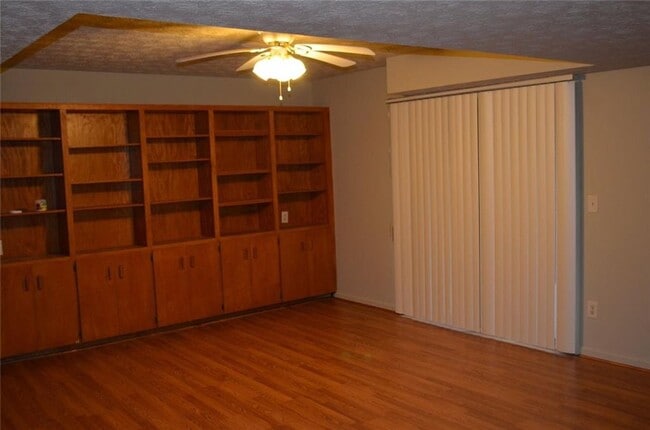 Building Photo - 2745 Peachtree Walk