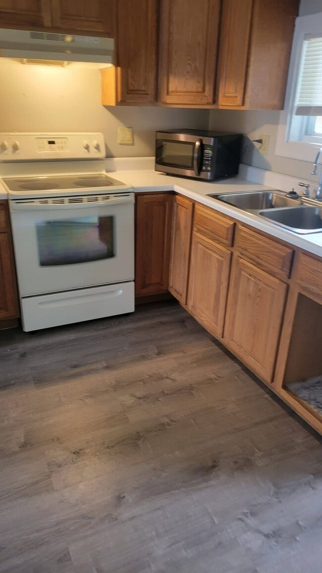 Building Photo - 1109 Erie St