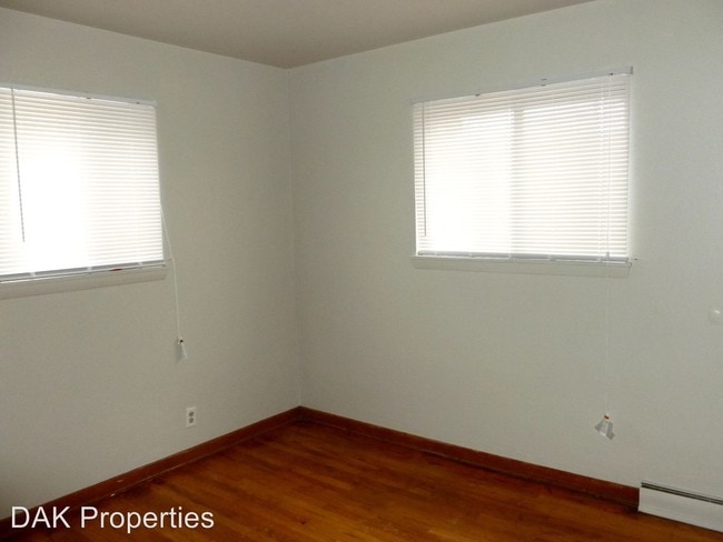Building Photo - 8726 W Silver Spring Dr