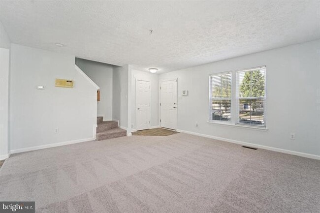 Building Photo - 11 Gemstone Ct