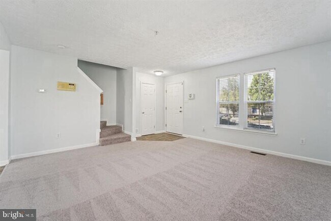 Foto del edificio - 11 Gemstone Ct