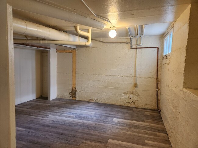 Building Photo - 1744 7th Ave