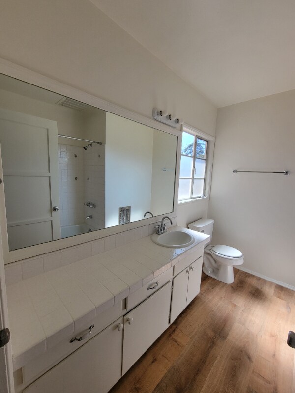 Foto del edificio - 7258 Allott Ave