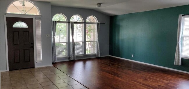 Building Photo - 309 Riverine Way