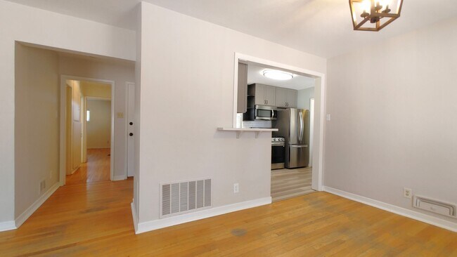 Foto del edificio - Charming 2 Bedroom House in the SE!
