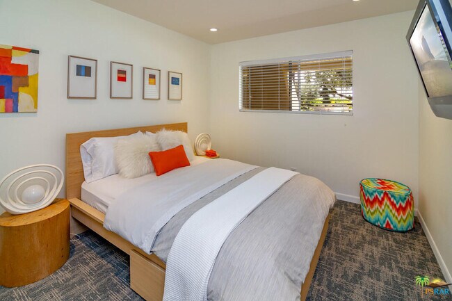 Foto del edificio - 550 N Villa Ct
