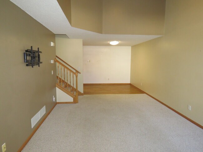 Foto del edificio - 604 Spruce Dr