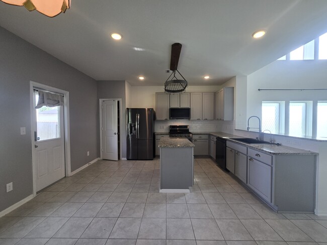 Foto del edificio - 7318 Parkview Dr