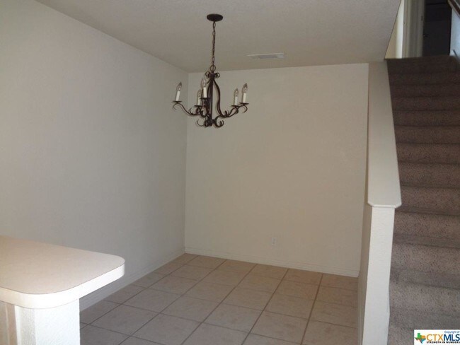 Foto del edificio - 5012 Heather Ln