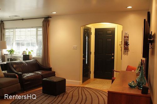 Foto del edificio - 3 br, 1.5 bath House - 648 STATE ST