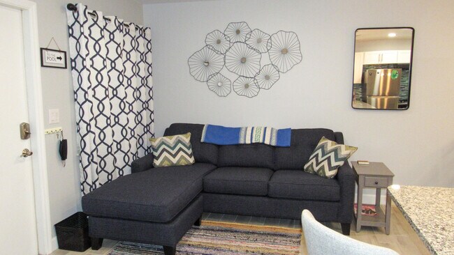 Foto del edificio - 51 Woodland Dr