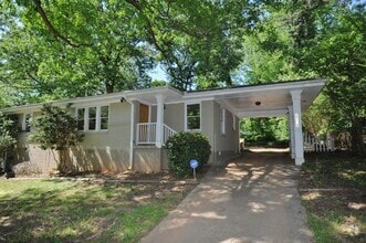 Building Photo - 2734 Flagstone Dr SE
