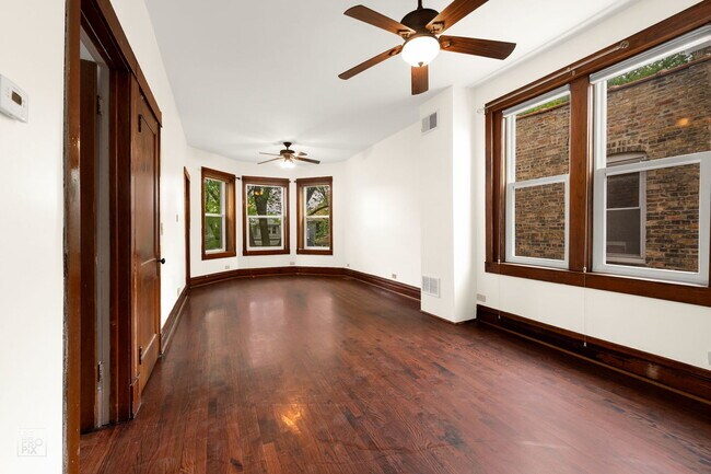 Foto del edificio - 5115 W Pensacola Ave