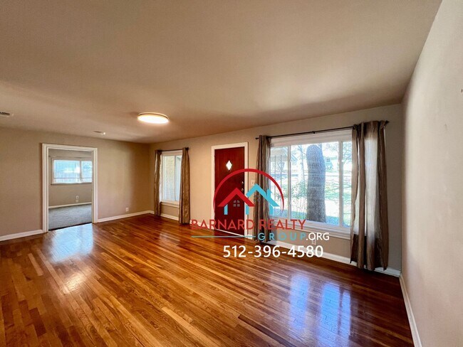 Building Photo - Available Now: 3 Bed/2 Bath in Established Neighborhood